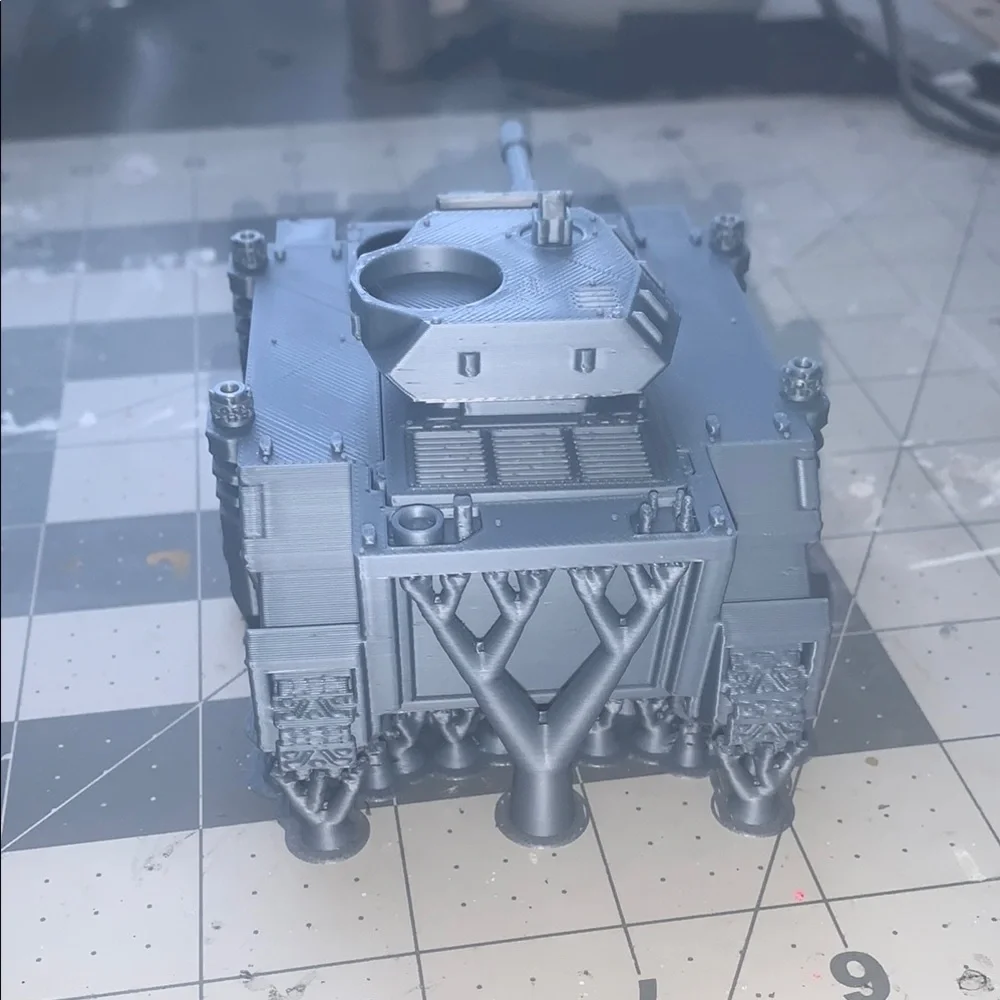 Predator Tank With Auto Cannon - Picture 6 of 10